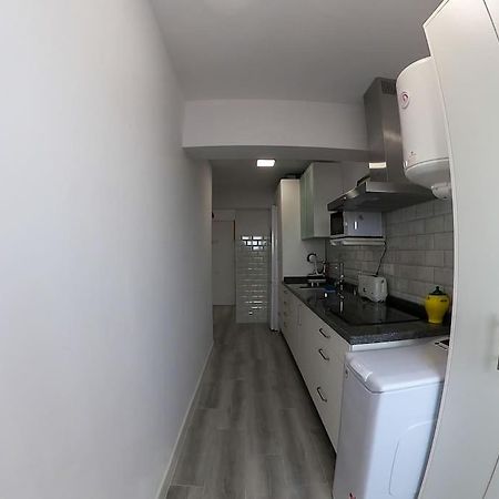 Roch - Stylish Apartment Near Metro Siviglia Esterno foto