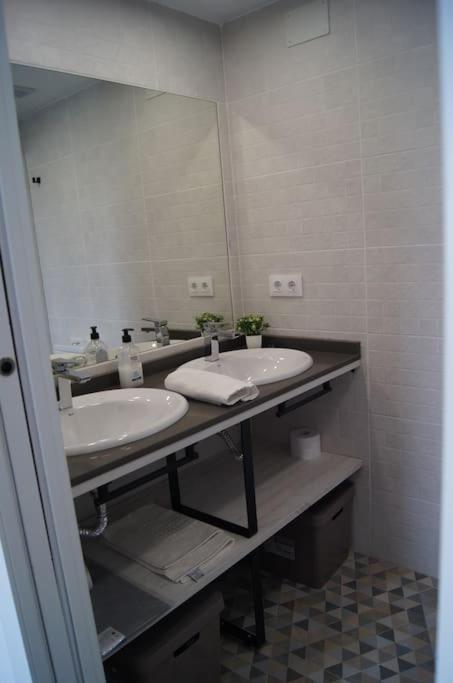 Roch - Stylish Apartment Near Metro Siviglia Esterno foto