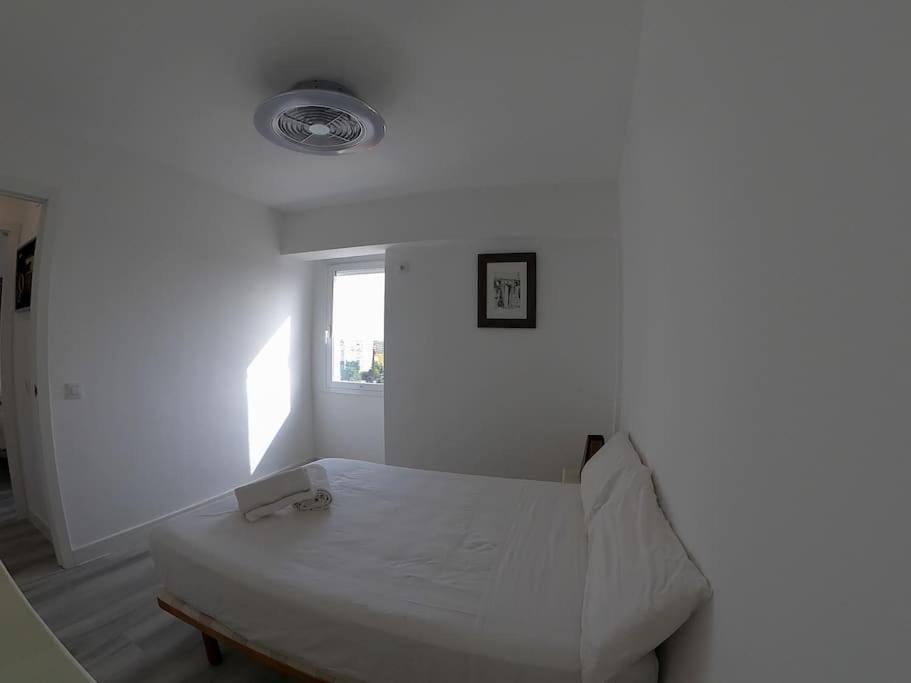 Roch - Stylish Apartment Near Metro Siviglia Esterno foto
