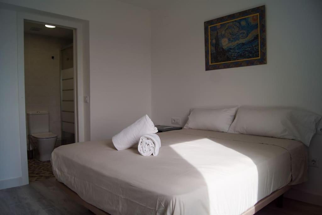 Roch - Stylish Apartment Near Metro Siviglia Esterno foto