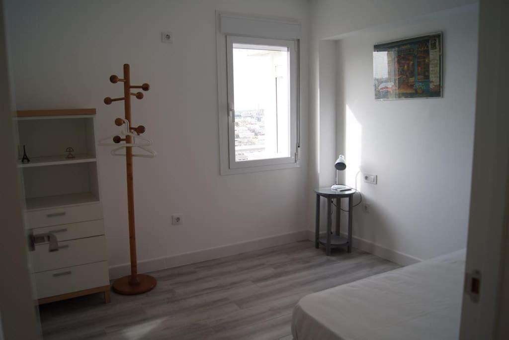 Roch - Stylish Apartment Near Metro Siviglia Esterno foto
