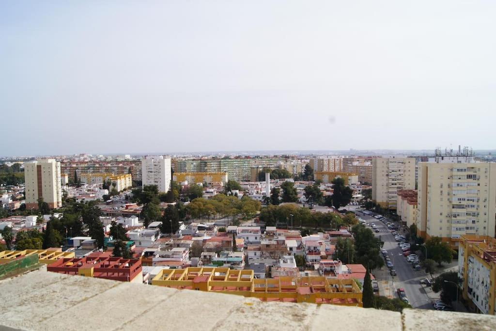Roch - Stylish Apartment Near Metro Siviglia Esterno foto