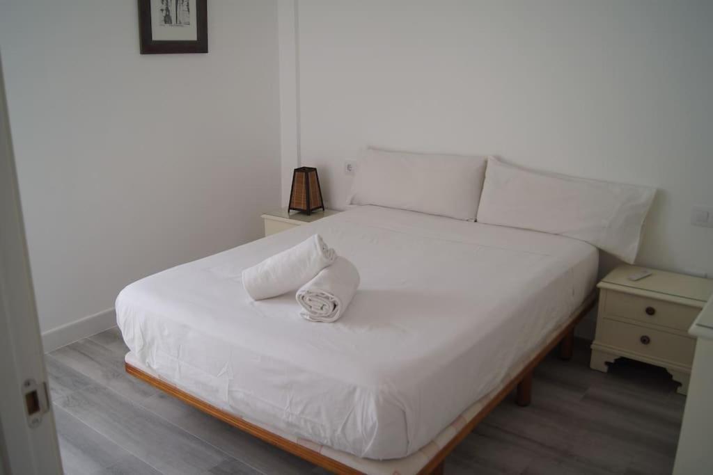 Roch - Stylish Apartment Near Metro Siviglia Esterno foto