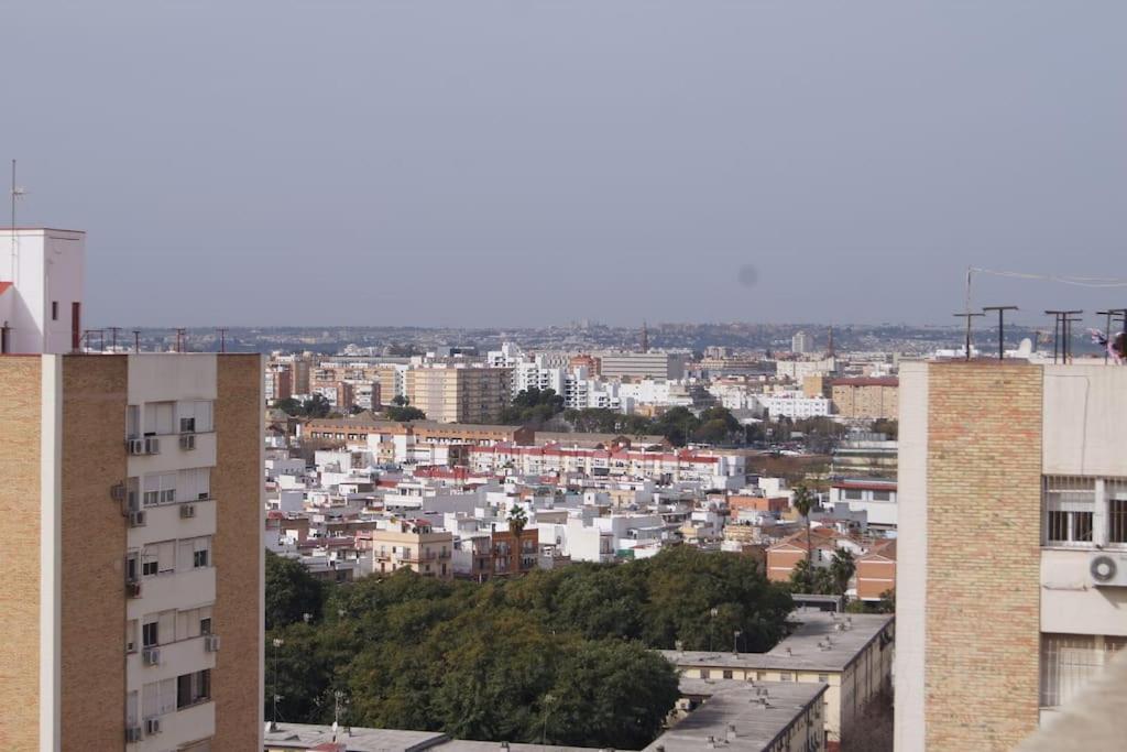 Roch - Stylish Apartment Near Metro Siviglia Esterno foto